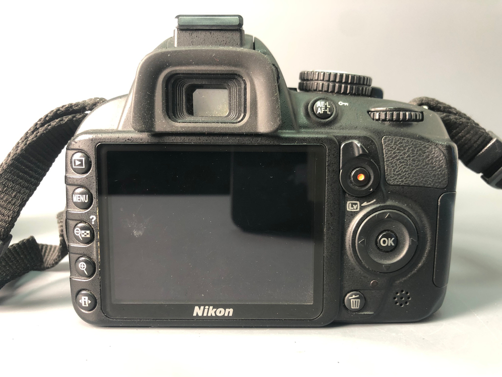Nikon D3100 kit 18-55 mm