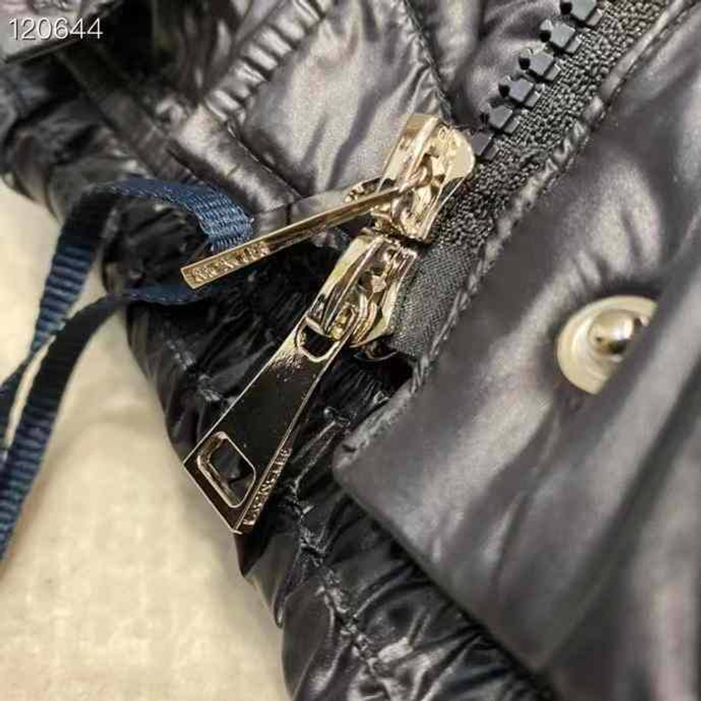 Пуховик Moncler