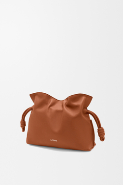 Loewe Мини-клатч Flamenco из телячьей кожи наппа, рыжевато-коричневый
