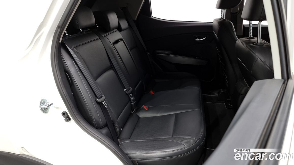 KG Mobility (Ssangyong) Very New Tivoli Бензин 1.5 2WD (01.2020)