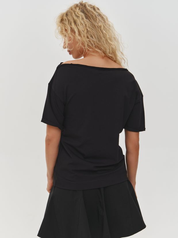 Футболка со спущенным плечом  принт "Москва", черная