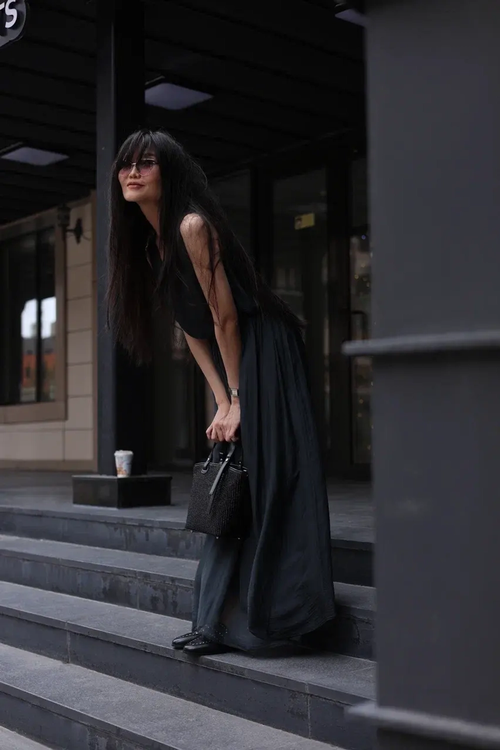 костюм: топ без рукавов и юбки