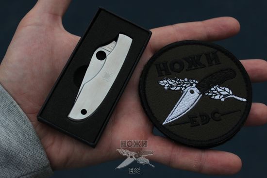 Складной нож Spyderco Grasshopper SS C138P c клинком из стали Sandvik™ 12С27, рукоять Stainless Steel