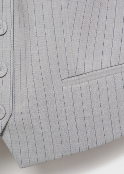 Костюмный жилет в узкую полоску