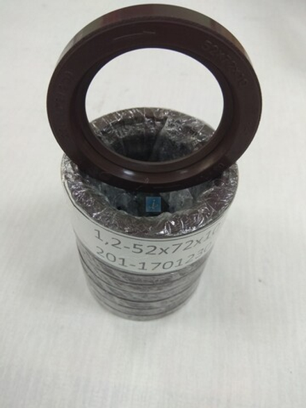 Манжета первичного вала КПП-239 1,2-52х72х10 фторкаучук 201-1701230