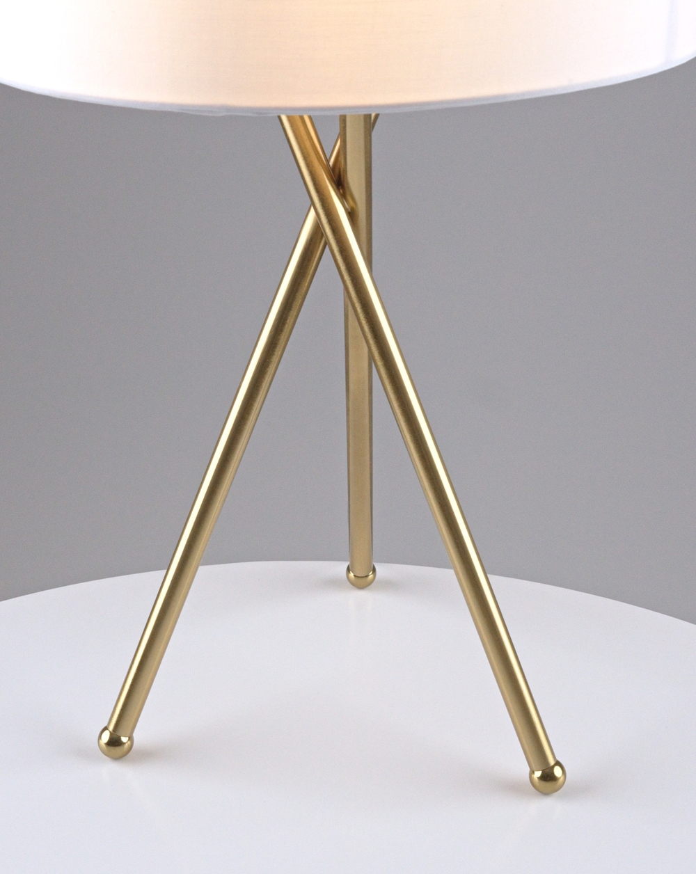 Лампа настольная Moderli V11598-1T Palma