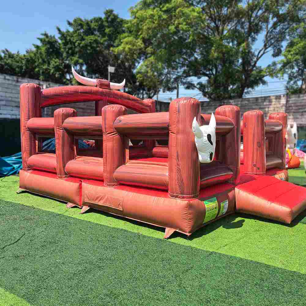 Надувной батут для аттракциона Родео "Ферма 2", 5*5*3 м