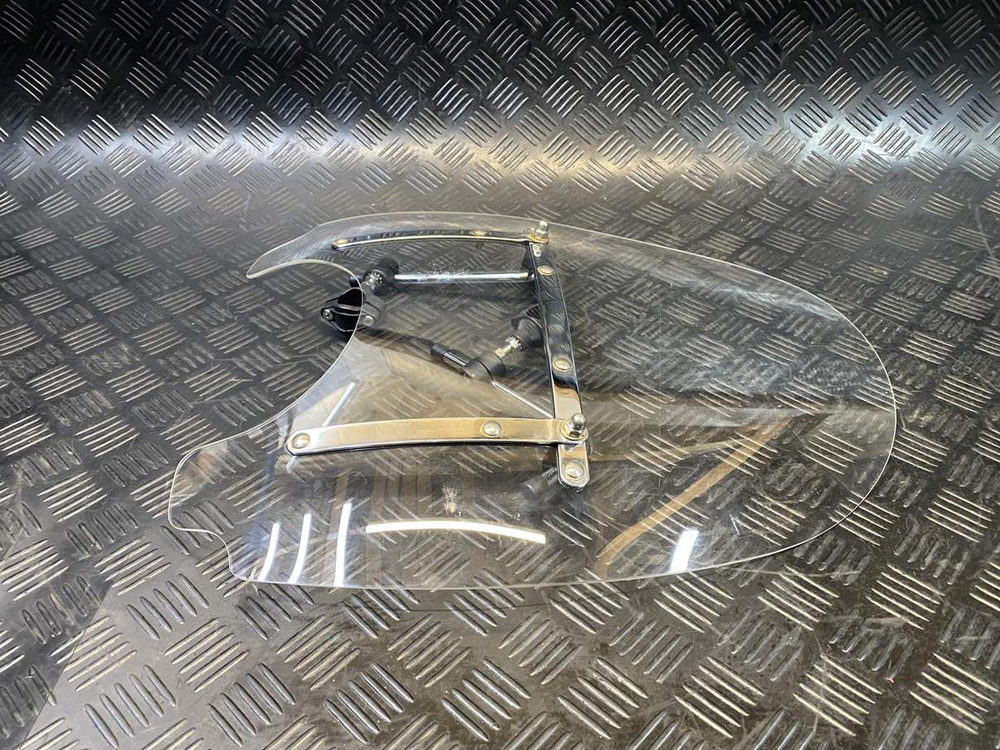 Стекло ветровое универсальное Б/У 053461