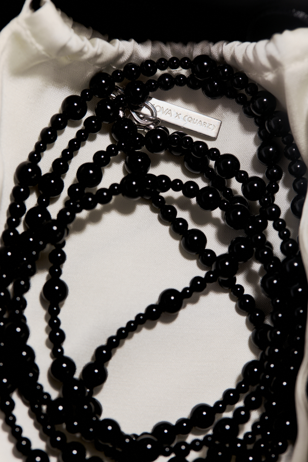 Длинные бусы Alethea из черного агата Loginova x QUARZ