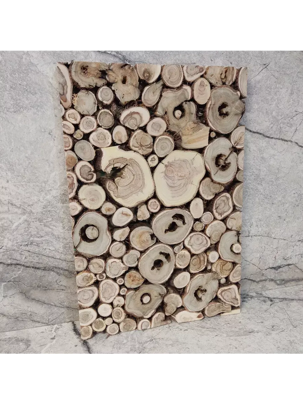 Панно из можжевельника