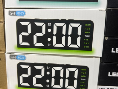 Часы электронные настольные 8033