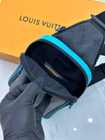 Сумка-слинг Louis Vuitton