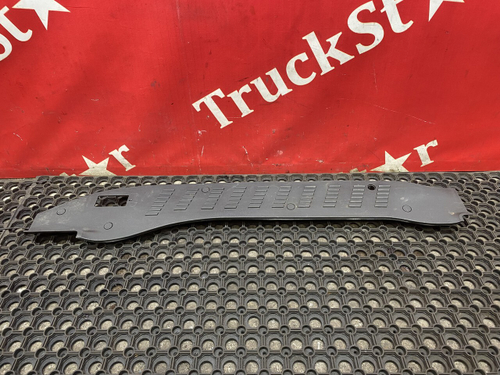 Накладка порога правая 2023г