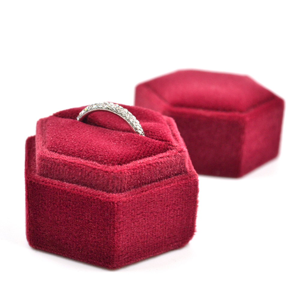 Компактный шестигранный футляр «Лариса Ивановна» для кольца