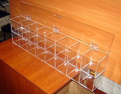 Диспенсер витрина демонстратор 755х100х100 16 ячеек 2-х ярусный для конфет