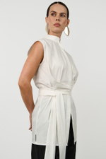 Блуза с драпировкой и поясом