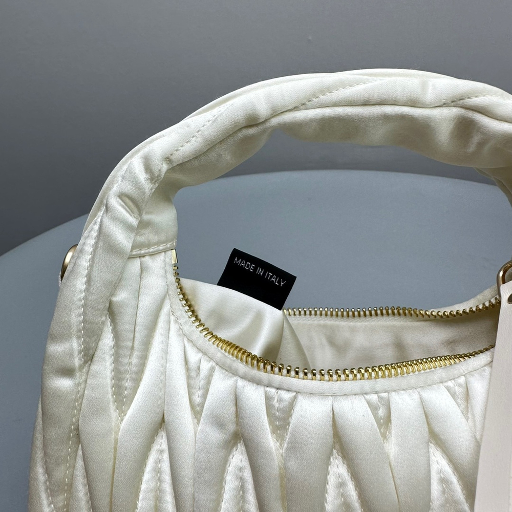 Miu Miu Wander Hobo Bag 20 cm