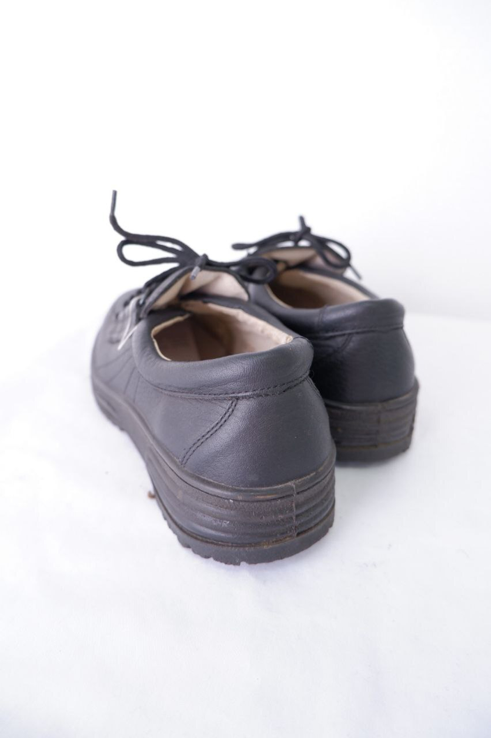 Ботинки черные на шнурках 36 размер, новые