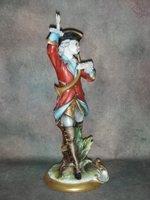 Статуэтка. Фарфор. Охотник с горном. Capodimonte. Италия