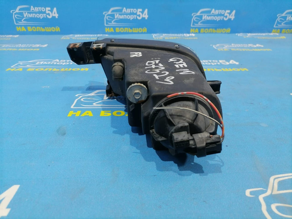 Туманка правая TOYOTA ALTEZZA 2001-2005