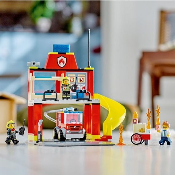 Lego konstruktor City 60375 Fire Station and Fire Truck