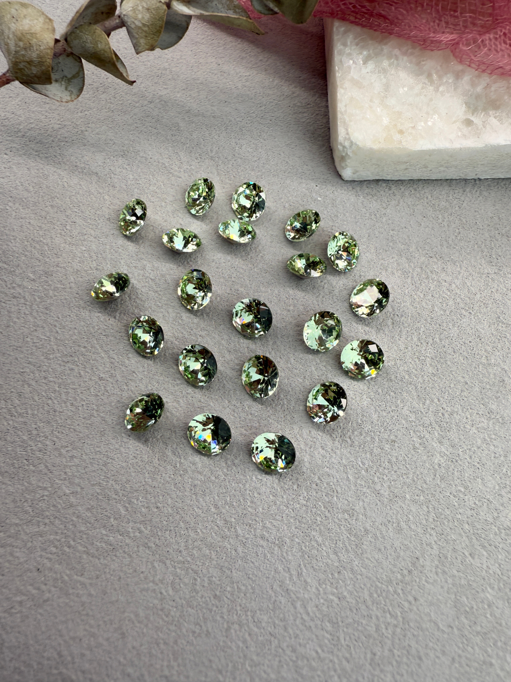 Шатон Chatone 8 мм (ss39), Chrysolite