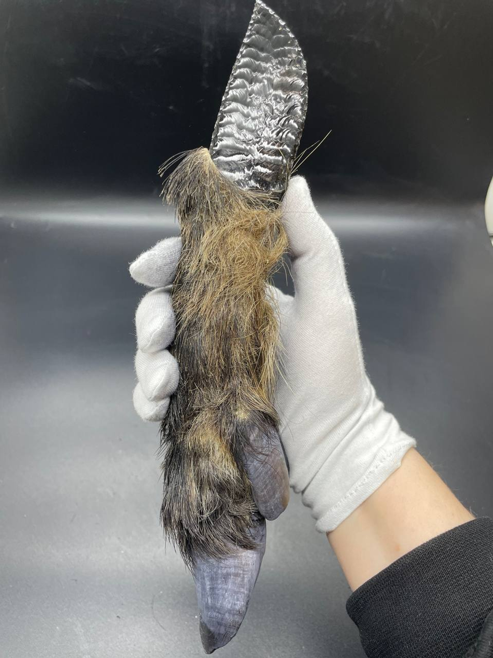 Обсидиановый нож с рукоятью копыта вепря 27 см