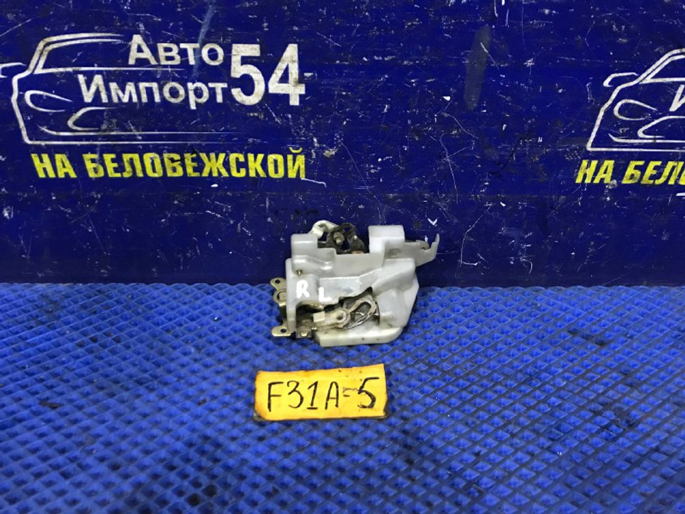 Замок двери задней левой MITSUBISHI DIAMANTE 2000
