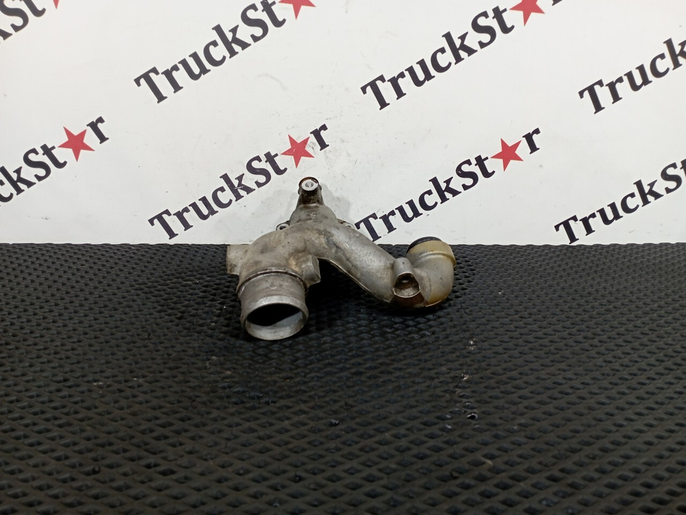 Патрубок охлаждающей жидкости