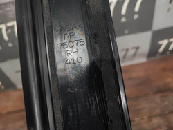 Накладка стойки задней правой Toyota RAV4 IV (XA40) 12-19 Б/У Оригинал 7507542080