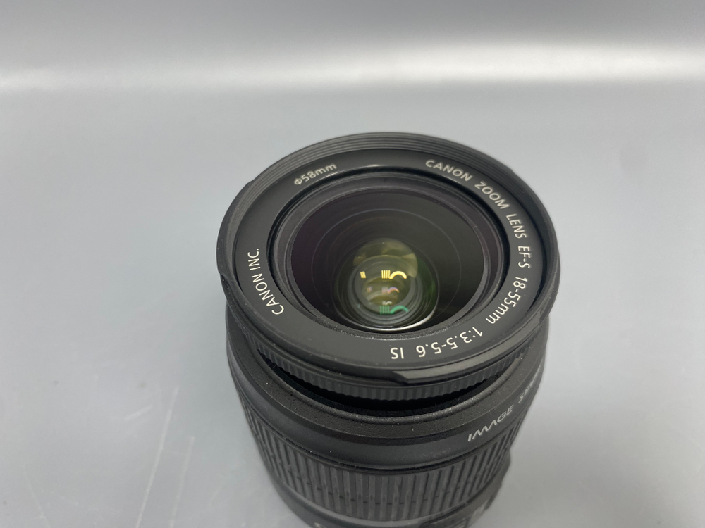 Canon EOS 550D Kit 18-55mm 3.5-5.6 IS 900 кадров