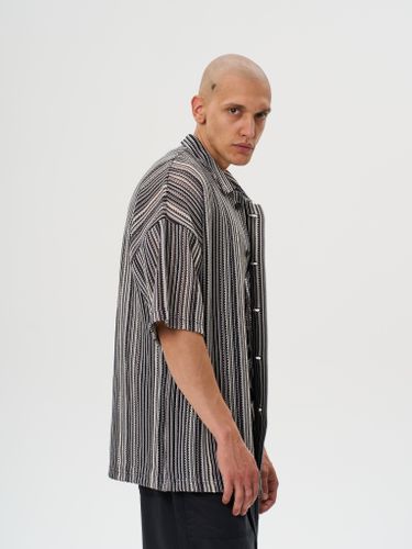 Вязаная серая рубашка с коротким рукавом