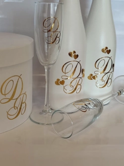 Наклейки свадебные на бутылки и бокалы инициалы "Ч"