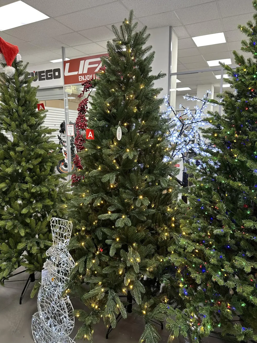 Елка с гирляндой "Никольская" (Литая хвоя) от 2,1 м до 2,4 м