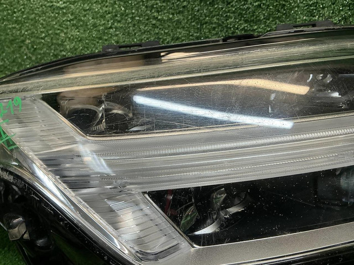 Фара правая Volvo XC90 2 (2014-2019) LED