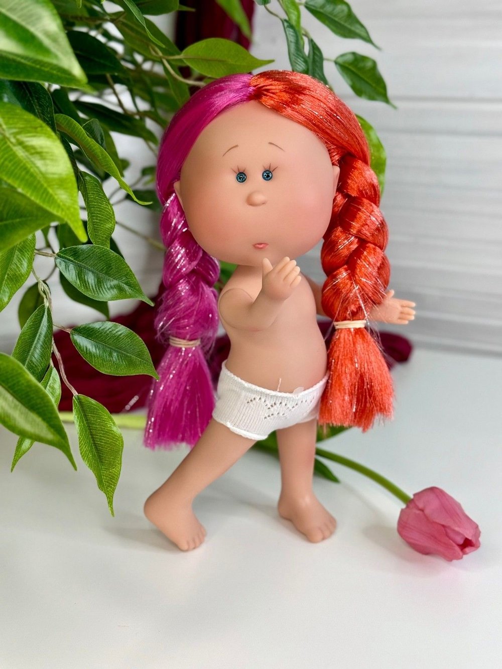 Кукла Nines виниловая 30см MIA без одежды (3000W51)