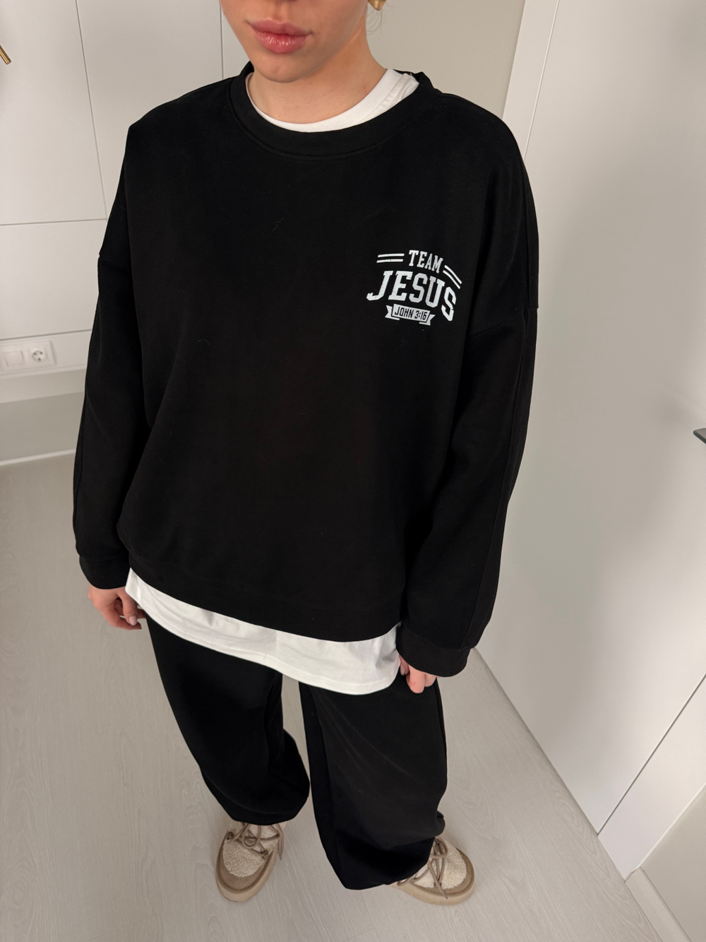 Костюм спортивный с круглым воротом