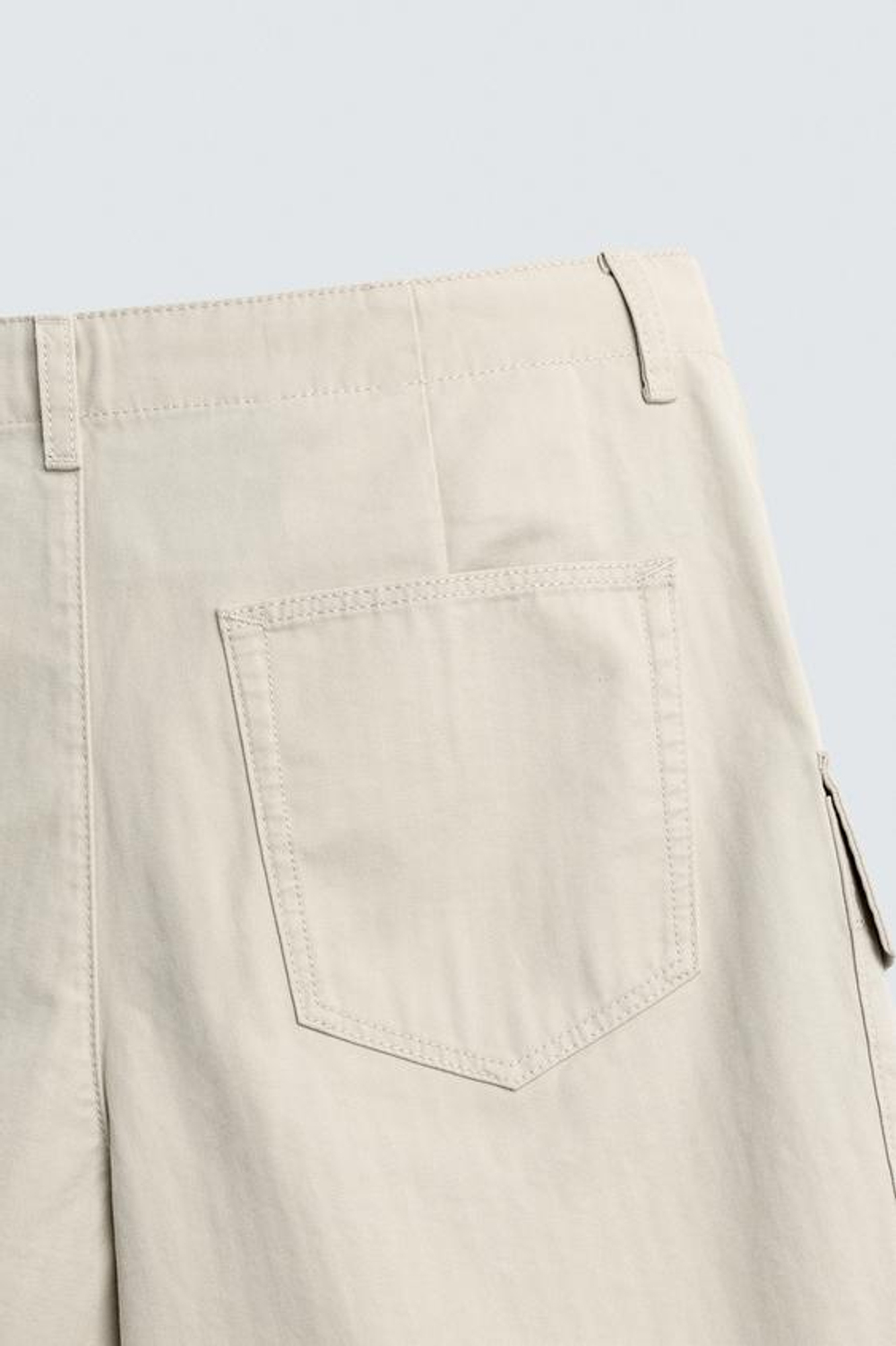 ZARA ШОРТЫ КАРГО ИЗ ТКАНИ В ЕЛОЧКУ, ПЕСОЧНЫЙ