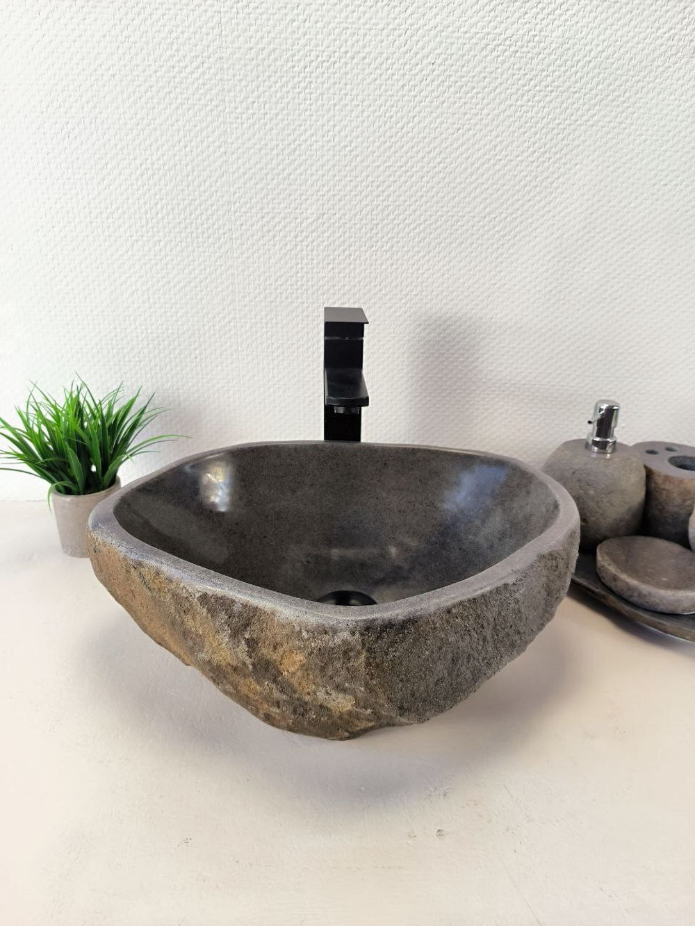 Раковина из речного камня RS-65972 45х34х15 из натурального камня
