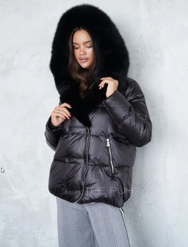 Черный пуховик с воротником из меха песца