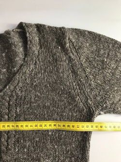 Свитер для практичного образа, маркировка S, визуально на 44 размер