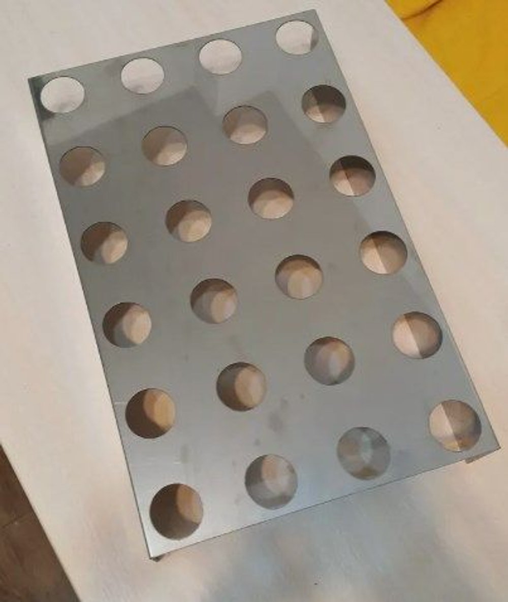 ПОДСТАВКА для рожков/24 ячейки-d50 мм/ 600*400 мм h100 (по двум сторонам)