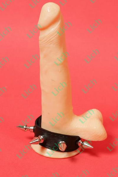 Сбруя кожаная на фаллос с шипами