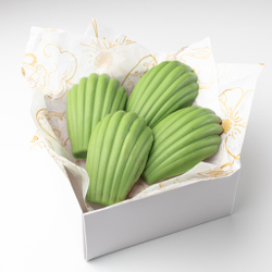 Набор Мадлен фисташковых с малиновым конфи