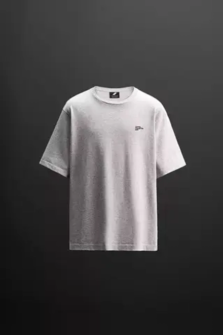 ZARA ФУТБОЛКА С КОНТРАСТНЫМИ ПРИНТАМИ, СЕРЫЙ С МЕЛАНЖЕВЫМ ЭФФЕКТОМ