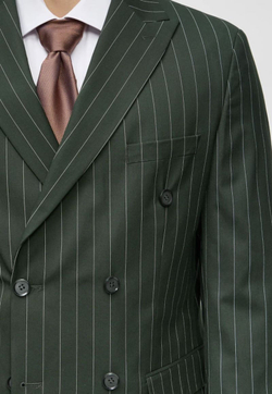 Мужской костюм двубортный в полоску (зеленый) В70