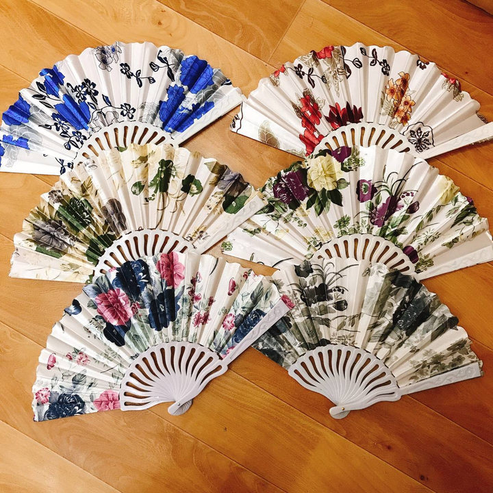 Веер Узор цветы однотонные микс на белом фоне текстиль пластик белый