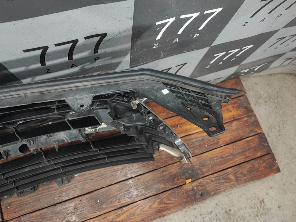 Решетка радиатора Lexus LX 3 (LX 570) 15-22 Б/У Оригинал 5310160E10