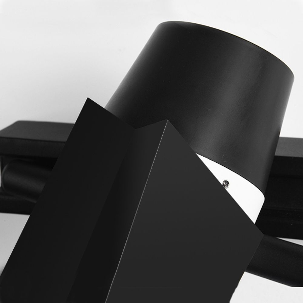 Настенный светильник STRIZH