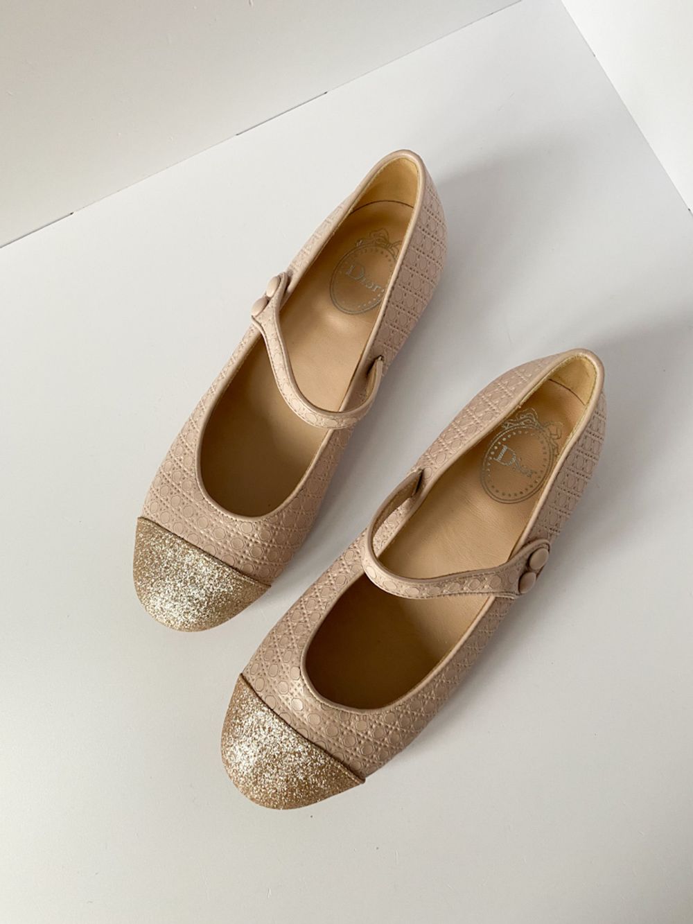 Новые кожаные туфли Dior, 33